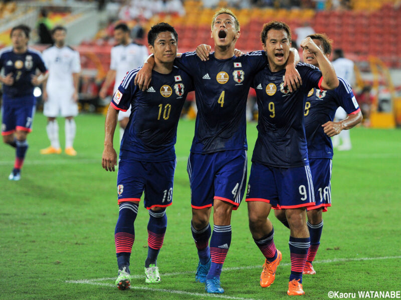 サッカー日本代表が参加するアジアカップオーストラリア大会にてイラク戦勝利後の本田圭佑・岡崎慎司・香川真司
