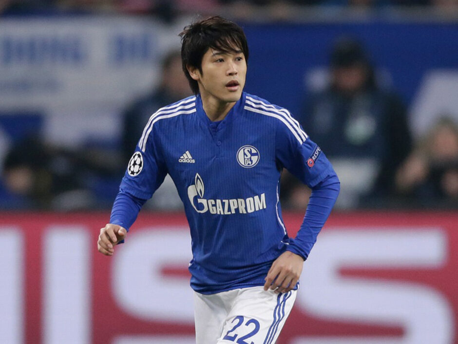 所属チームのドイツブンデスリーガ・シャルケで試合に出場する内田篤人