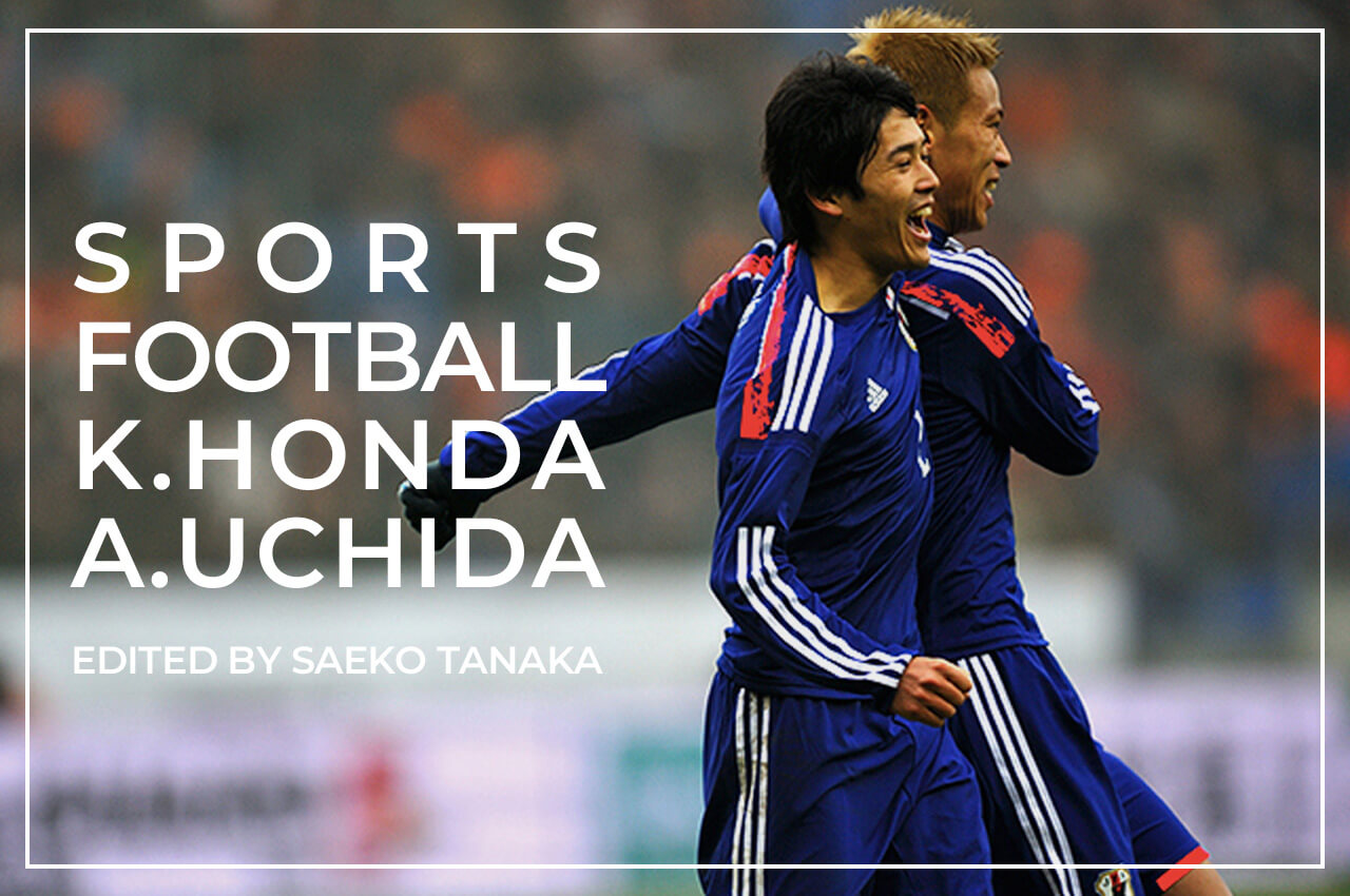 サッカー日本代表チームでの国際試合で得点を決めて一緒に喜びあう本田圭佑と内田篤人
