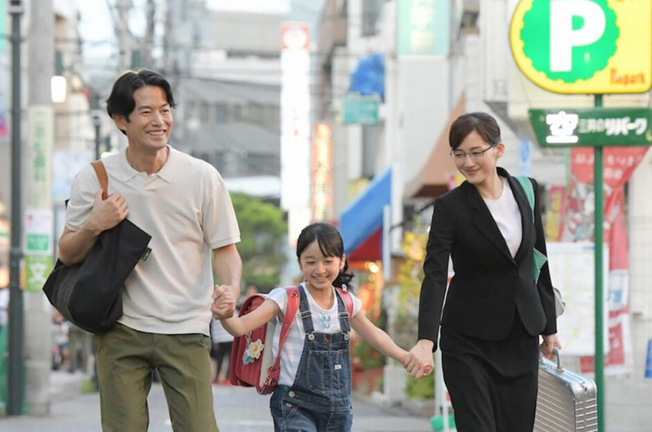 TBSドラマ「義母と娘のブルース」の綾瀬はるかと竹野内豊と横溝菜帆