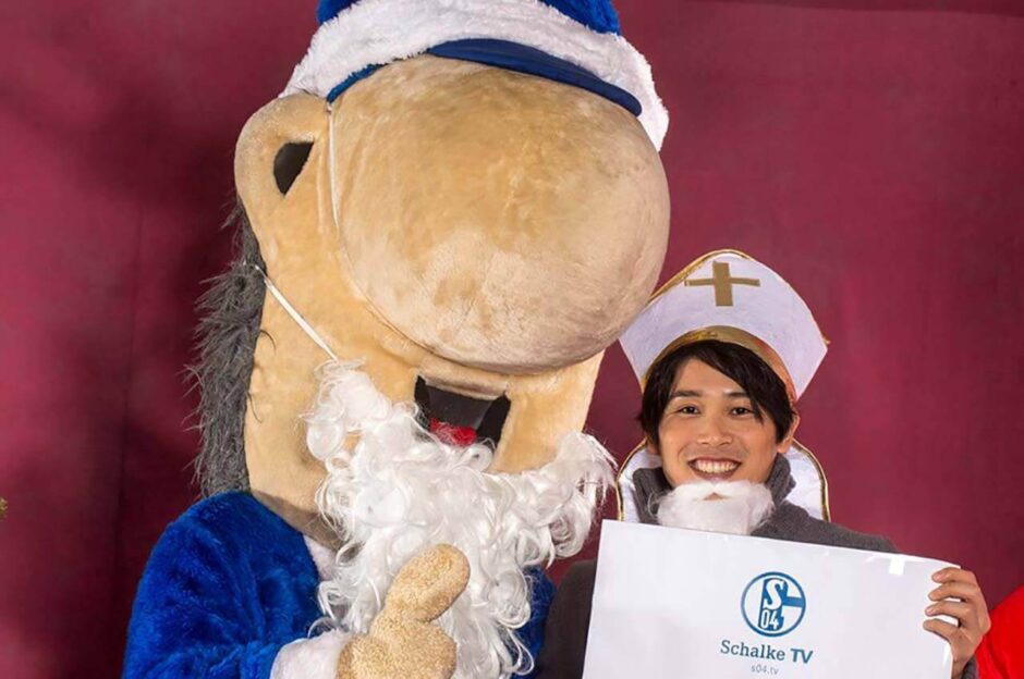 クリスマス企画でのシャルケ・内田篤人とエルウィン