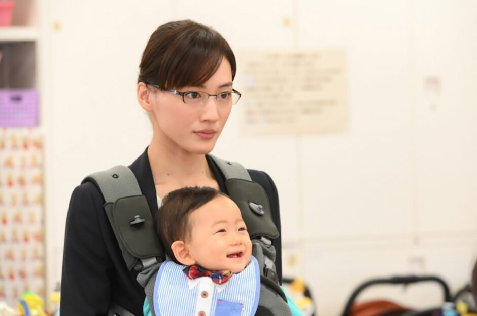 TBS系列「義母と娘のブルース」宮本亜希子役の綾瀬はるか