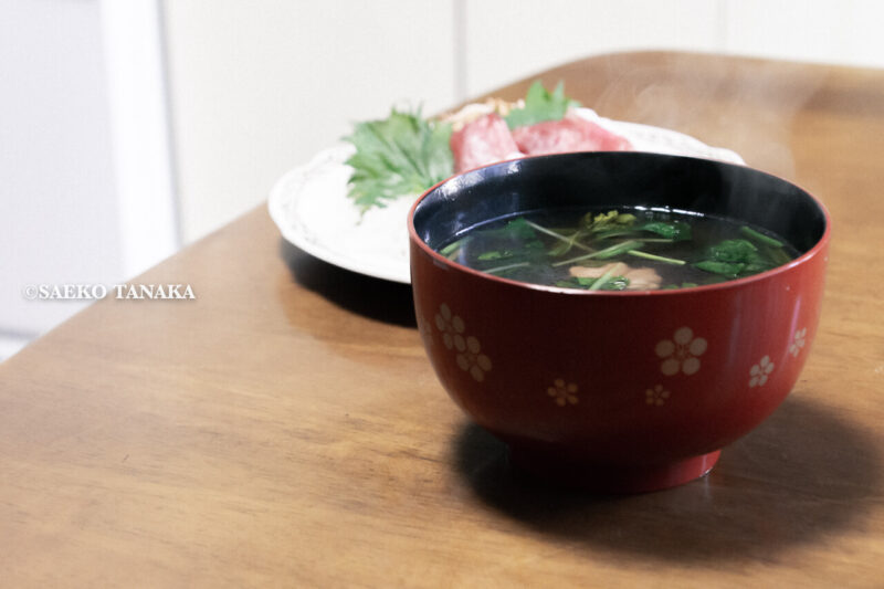 年末年始のお正月休みに食べた東京のお雑煮とお刺身盛り合わせ