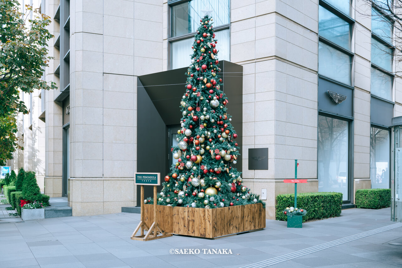 東京の人気おすすめクリスマス・イルミネーションスポット｜ザ・ペニンシュラ東京のクリスマスツリー（東京・日比谷）