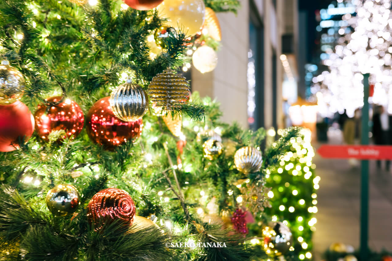 東京の人気おすすめクリスマス・イルミネーションスポット｜ザ・ペニンシュラ東京のクリスマスツリーと丸の内イルミネーション（東京・日比谷）
