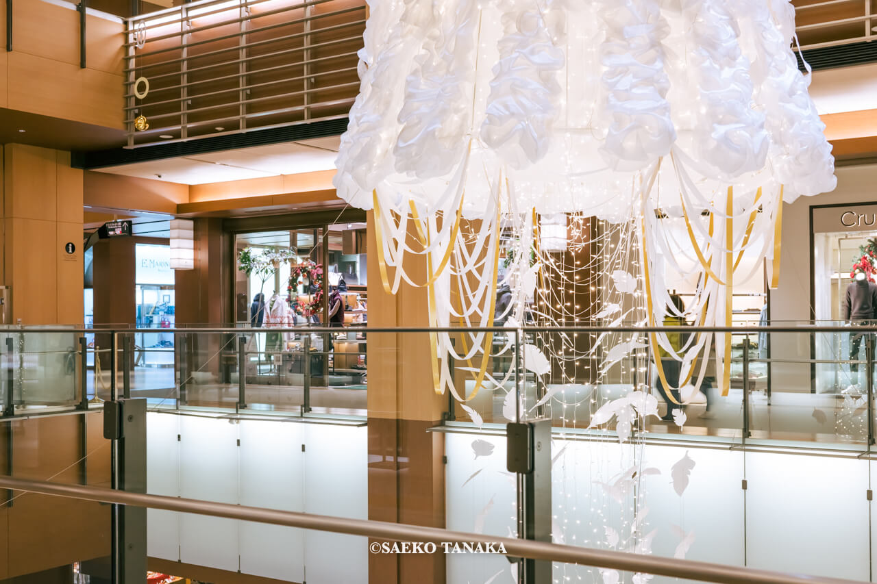 東京の人気おすすめクリスマス・イルミネーションスポット｜東京ミッドタウンのガレリア吹き抜けエリアに設置されたツリー「Your Christmas Story」（東京・六本木）