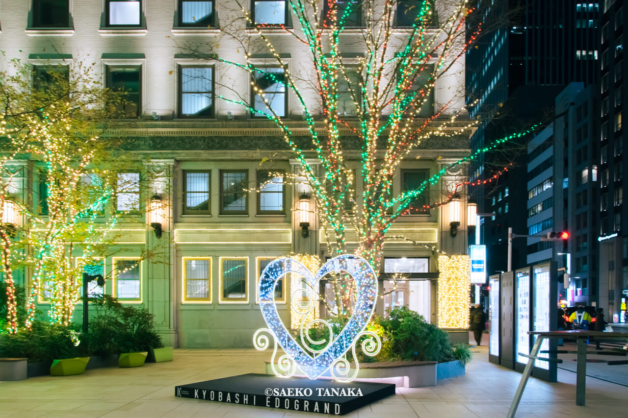 東京の人気おすすめクリスマス・イルミネーションスポット｜京橋エドグランのクリスマスイルミネーションのフォトスポット（東京・京橋）