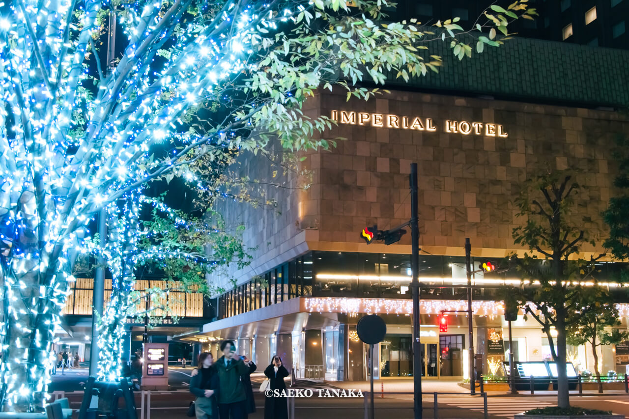 東京の人気おすすめクリスマス・イルミネーションスポット|日比谷仲通り側に面した帝国ホテル東京とHIBIYA Magic Time Illumination / 日比谷マジックタイムイルミネーション(東京・日比谷)