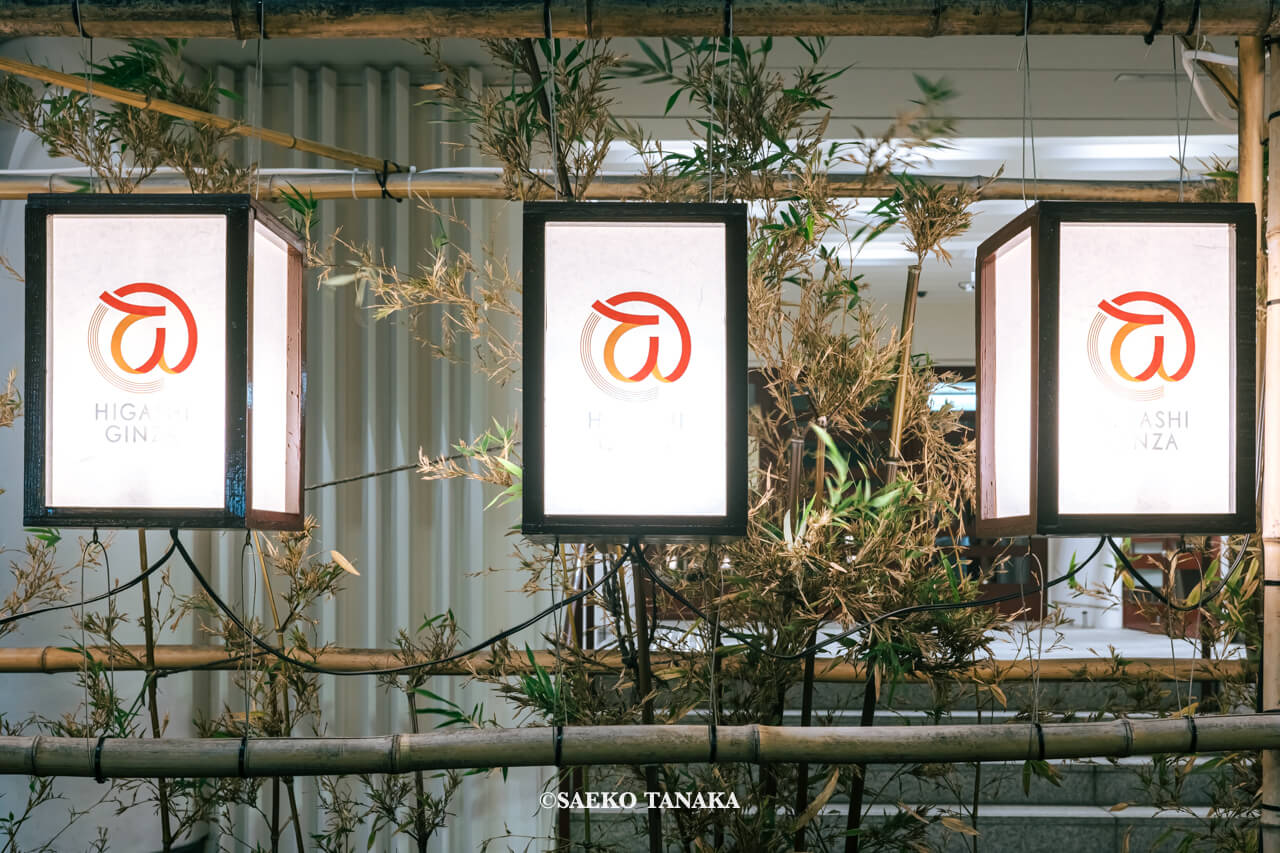 東京の人気おすすめクリスマス・イルミネーションスポット｜和と光のWinter Festaのイベント企画にて「灯籠」をモチーフにした灯籠イルミネーションで彩られた歌舞伎座（東京・東銀座）